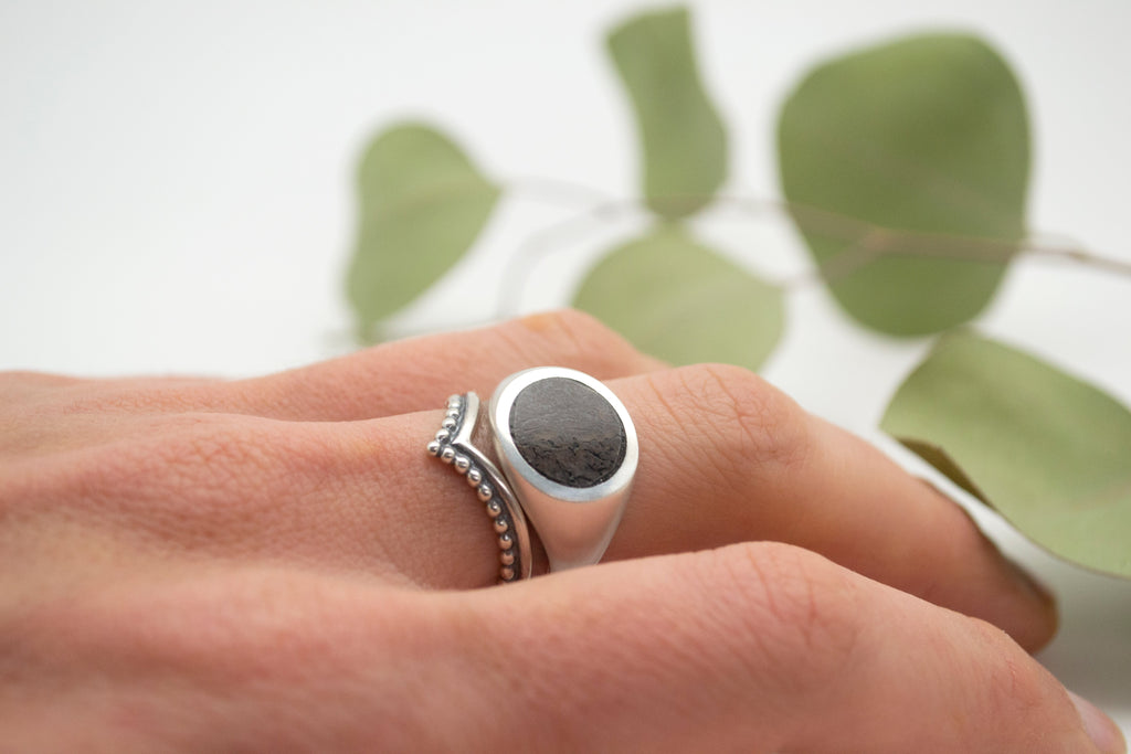lunar ring : dino bone : sz 5