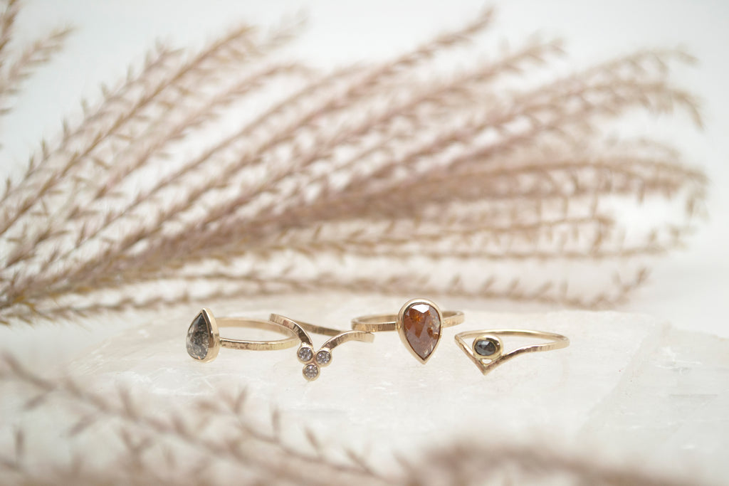 pear rose cut salt and pepper diamond : 14k