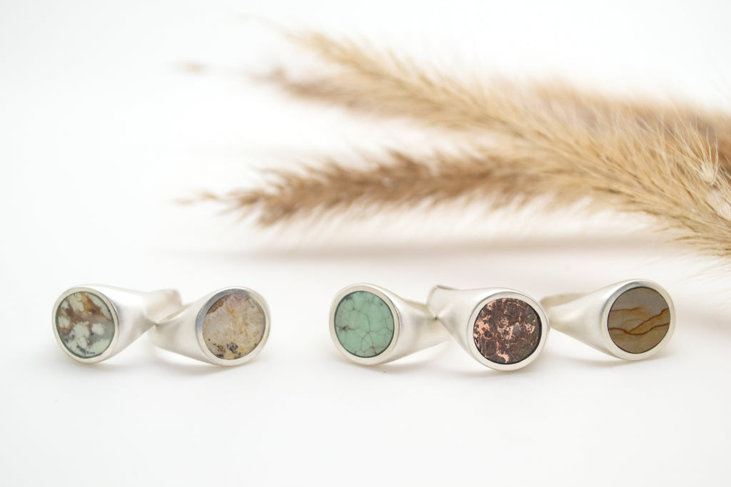 lunar ring : plume agate : sz 7