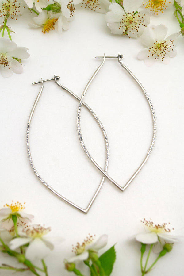 lotus hoop : medium